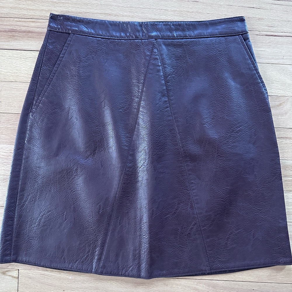 Elegant Dark Brown Leather Skirt